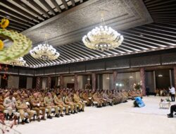 Presiden Jokowi ke Kepala Daerah: Pastikan Pilkada Serentak 2024 Berjalan Aman