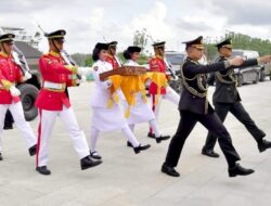 Heru Budi Hartono Terima Duplikat Bendera Merah Putih di Istana Negara IKN