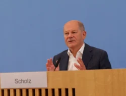 Putin dan Scholz Bahas Krisis Ukraina Via Telepon