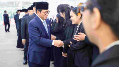 Lakukan Agenda Pertama Sebagai Gubernur Jakarta, Pramono Lantik 668 Pejabat Fungsional Guru Ahli Utama