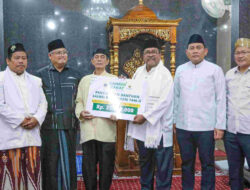 Awali Safari Ramadan, Wagub Rano Sampaikan Bantuan Tunai dan Sembako serta Kesempatan Umrah Gratis Marbot