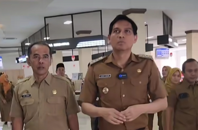 Bupati Indramayu Lucky Hakim/(Instagram)