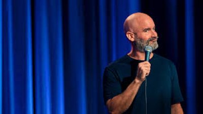 Netflix Rilis Stand-Up Spesial Tom Segura "Teacher"